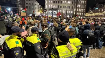 Amsterdam'da aşırı sağın yükselişi protesto edildi