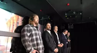 'Vikingler' Dizisinin Yıldızı Travis Fimmel İstanbul'da