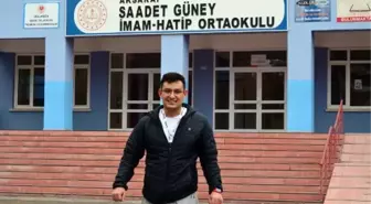 İkizi yürüyünce SP'li olduğu belirlendi, erken teşhis ve tedaviyle beden eğitimi öğretmeni oldu