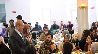 Oğuzeli'nde öğretmenler yemek programında bir araya geldi