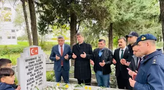 Şehit öğretmen Vural Akdeniz 19 Mayıs'taki kabri başında anıldı