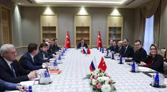 Cumhurbaşkanı Yardımcısı Cevdet Yılmaz, Rusya Başbakan Yardımcısı Aleksandr Novak'ı kabul etti