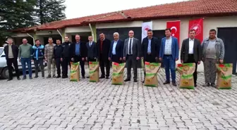 Hisarcık'ta çiftçilere hibeli buğday tohumu dağıtıldı