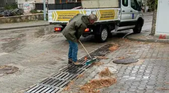 Kuşadası Belediyesi Şiddetli Sağanak ve Fırtınada Müdahale Etti