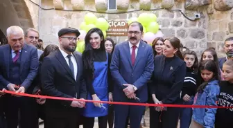 Mardin'de Çocuklar İçin Sanat Okulu Açıldı