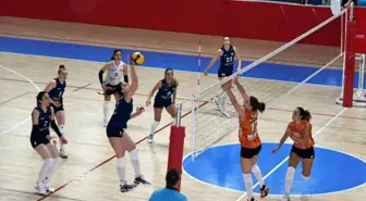 Bozüyük Belediyesi Kadın Voleybol Takımı, Sakarya'yı 3-2 mağlup etti