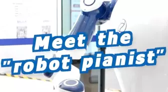 Piyano çalan robot sergilendi