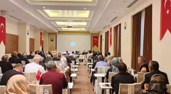 Gölbaşı Belediye Başkanı Şimşek, istişare toplantısında muhtarlar ve oda başkanlarıyla buluştu