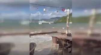 Marmaris'te sağanak ve şiddetli dalgalar iskeleleri söktü