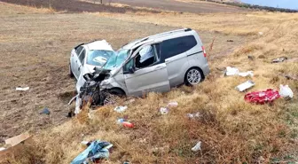 Afyonkarahisar'da trafik kazası: 3 kişi yaralandı