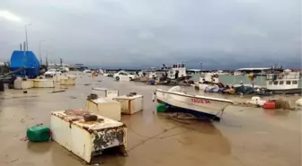 Şiddetli Lodosta Tekneler Sürüklendi