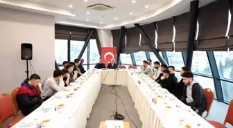 Derince Belediye Başkanı Zeki Aygün Gençlerle Buluştu