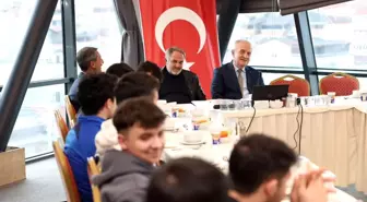 Derince Belediye Başkanı Gençlerle Buluştu