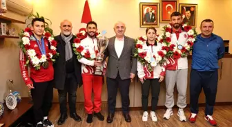 Darıca Belediyesi Milli Sporcuları Karşıladı