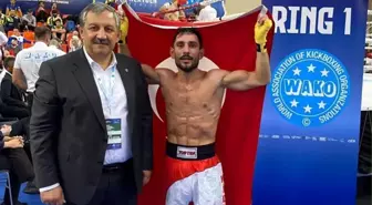 Emre Karaca, Kick Boks Dünya Şampiyonası'nda şampiyon oldu