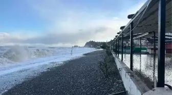 Kastamonu'da Fırtına Sonucu Deniz Suyu Yükseldi