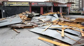 Muş ve Hakkari'de Şiddetli Rüzgarın Etkisi: İş Yerleri ve Ev Zarar Gördü