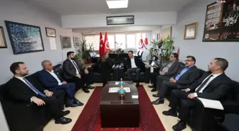 CHP İstanbul İl Başkanı Özgür Çelik DİSK ve İstanbul Barosu'nu ziyaret etti