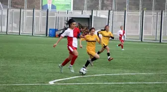 Karabük Gençlerbirliği Takım Kaptanı Güllü Şahin, Kılıçaslan Yıldızspor'a 6 Gol Attı