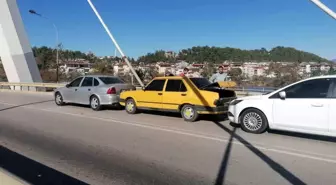 Manavgat'ta zincirleme kaza: 1 yaralı