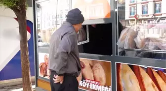 Afyonkarahisar Belediyesi Halk Ekmek Büfeleri Hizmete Girdi