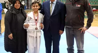 Derince'de tekvando şöleni