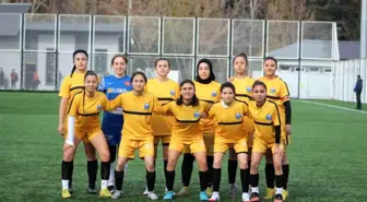 Kadınlar 2. Lig C Grubu Maçında Kılıçaslan Yıldızspor Karabük Gençlerbirliği'ne 11-1 Mağlup Oldu