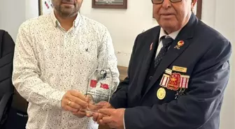 Türk Kızılayı, Alaşehir'deki gazilere tören ayakkabısı hediye etti