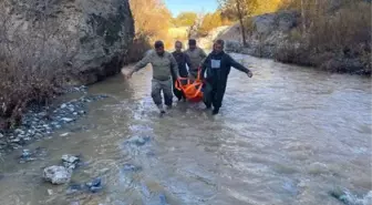 Diyarbakır'da Odun Toplarken Dereye Düşen Kadın Hayatını Kaybetti