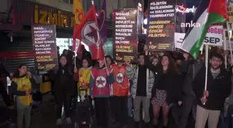 İzmir'de Filistin'e Destek İçin Alsancak Limanı Önünde Eylem: 'Buradan Kalkan Gemiler Bomba Olarak Gazzelilerin Üzerine Yağıyor'