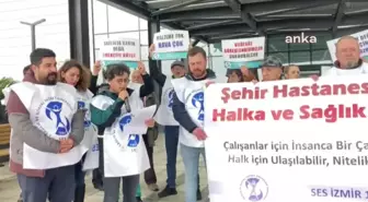Ses İzmir'den Bayraklı Şehir Hastanesi Önünde Eylem: 'Neredeyse Personeller Yaka Paça Polikliniklerden Toplanarak Şehir Hastanesi'ne Götürüldü'