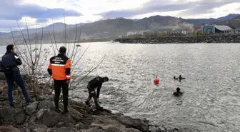 Beşikdüzü'nde Kaybolan 2 Kişiyi Arama Çalışmaları Devam Ediyor