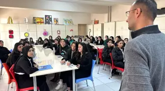 Hakkari'de öğrencilere telefon ve internet dolandırıcılığı semineri