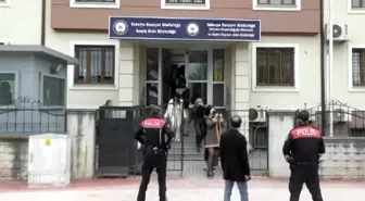 Sakarya'da dev fuhuş operasyonu: 61 yabancı uyruklu kadın yakalandı