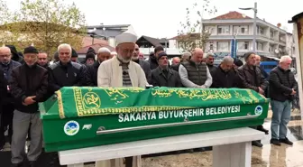 Akyazı'da evinde ölü bulunan adam kız kardeşinin yanına defnedildi