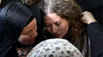 Filistin'in cesur kızı olarak bilinen Ahed Tamimi serbest bırakıldı