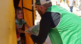 İHH, İdlib ve Afrin kamplarında 3,5 milyon ekmek ve 15 bin porsiyon sıcak yemek dağıttı