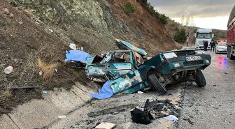 Tokat'ta otomobille tırın çarpışması sonucu 2 kişi öldü, 1 kişi yaralandı