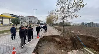 Çanakkale Valisi Yenice'deki Sağanak Bölgeleri Ziyaret Etti