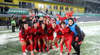 A Milli Kadın Futbol Takımı Litvanya'yı 4-0 Mağlup Etti