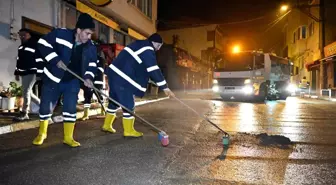 Bursa Büyükşehir Belediye Başkanı Alinur Aktaş, Mudanya'da sel felaketinin yaralarını yerinde inceledi