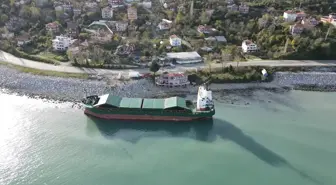 İnebolu'da karaya oturan gemideki yakıt tahliye ediliyor