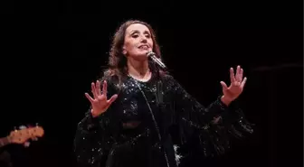 İspanyol Diva Luz Casal İş Sanat'ta Konser Verdi