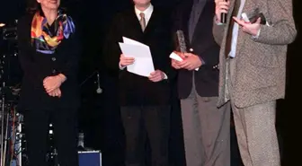 Tiyatro ve sinema sanatçısı Can Gürzap hayatını kaybetti