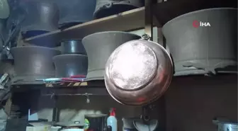 Ustasından öğrendiği mesleği yarım asırdır sürdürüyor