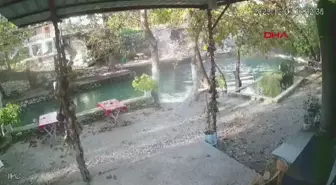 Finike'de istinat duvarı çöktü: 1 çocuk hayatını kaybetti, 1 çocuk yaralandı