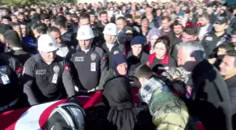 BAKAN GÖKTAŞ'IN KORUMA POLİSİ ŞEHİT MUSA ERDEM SON YOLCULUĞUNA UĞURLANDI