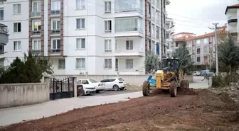 Aksaray Belediyesi, kış öncesinde yol yenileme çalışmalarını sürdürüyor