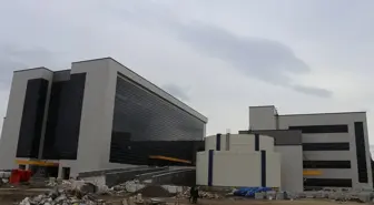 Gölcük'te depreme dayanıklı hastane ve kamu binaları inşa ediliyor