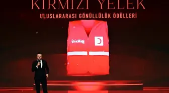 'Kırmızı Yelek Uluslararası Gönüllülük Ödülleri' sahiplerini buldu